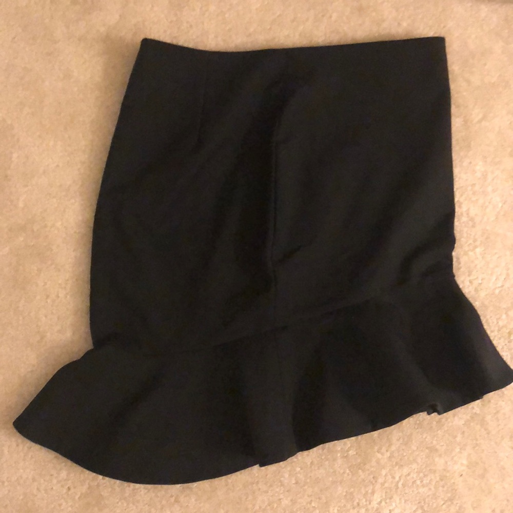 Assymetrical ruffle skirt